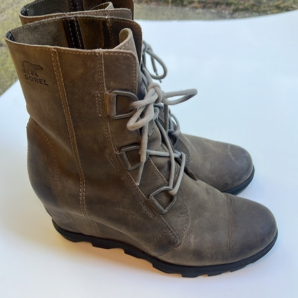 Sorel Brown Heeled Boots * - Picture 1 of 6